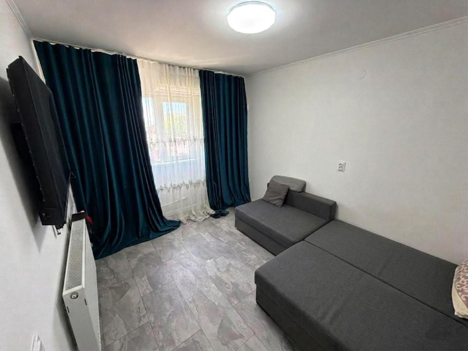 Apartament cu 3 camere la casa in Miroslava langa notariat Iulia Paduraru