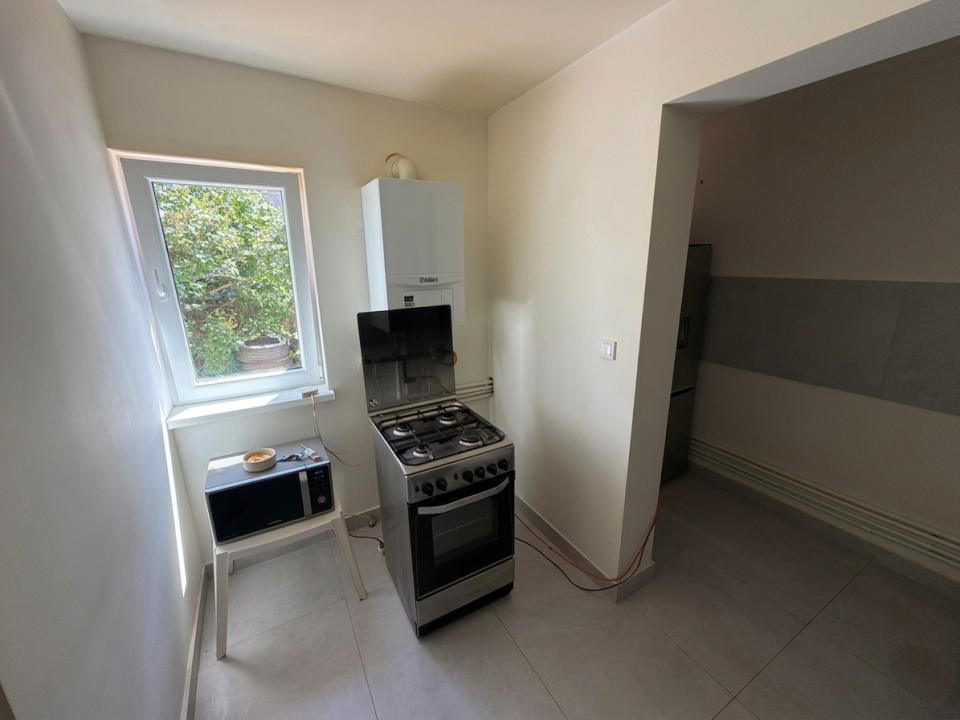 Apartament cu 3 camere la casa in Miroslava langa notariat Iulia Paduraru