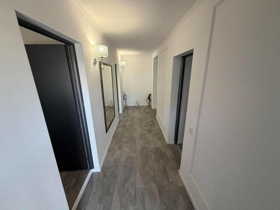 Apartament cu 3 camere la casa in Miroslava langa notariat Iulia Paduraru