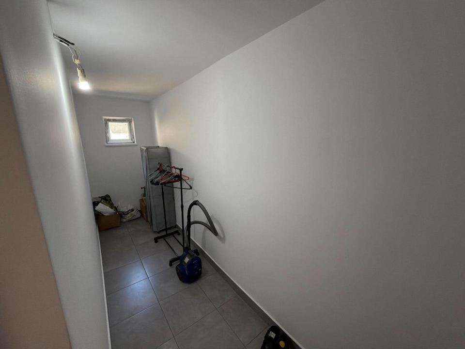 Apartament cu 3 camere la casa in Miroslava langa notariat Iulia Paduraru
