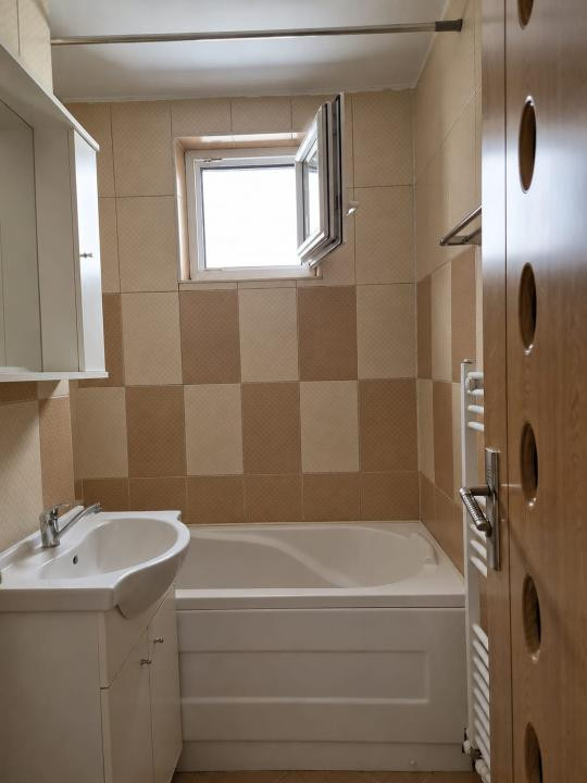 Apartament 3 camere de vânzare – Zona Bucegi - Bacau