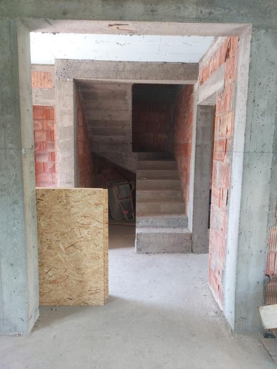 Casă Valea Adâncă semisingle, 4 camere, 2 bai