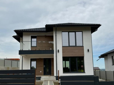Casă individuală Bârnova, lângă pădure, Rate