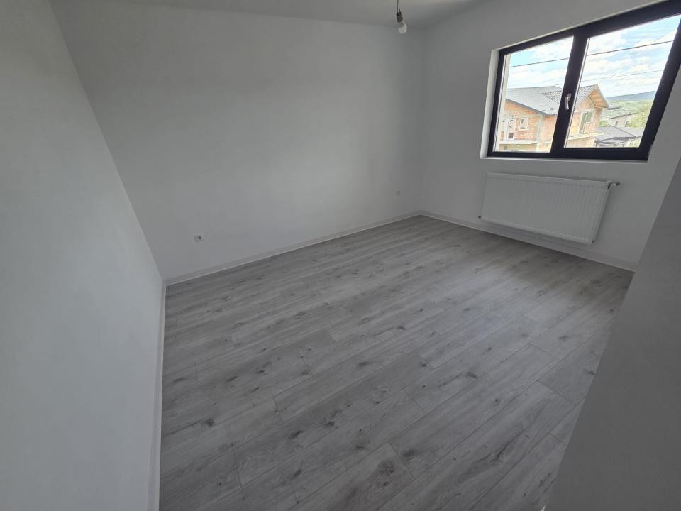 Casă Valea Adâncă 4 camere, 2 băi