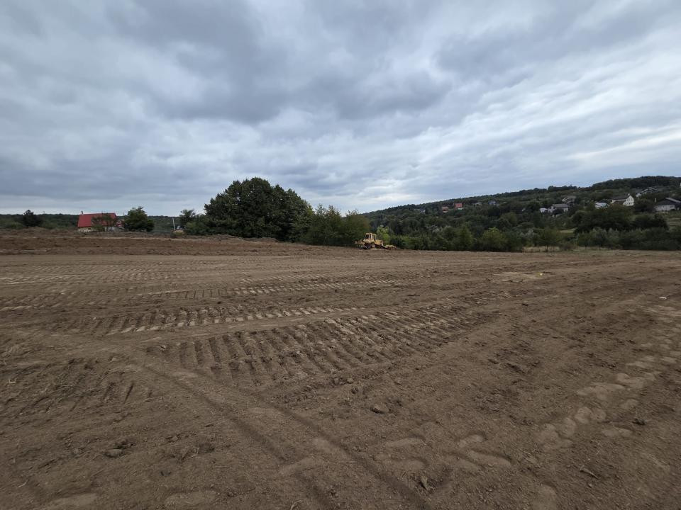 Teren intravilan Păun 9800 mp, autorizație 
