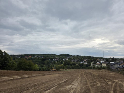 Teren intravilan Păun 9800 mp, autorizație 