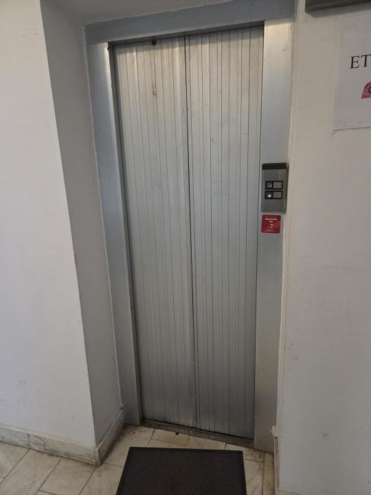 SPAȚIU COMERCIAL DE ÎNCHIRIAT – PĂCURARI | 120 MP | ETAJ 1 | LIFT