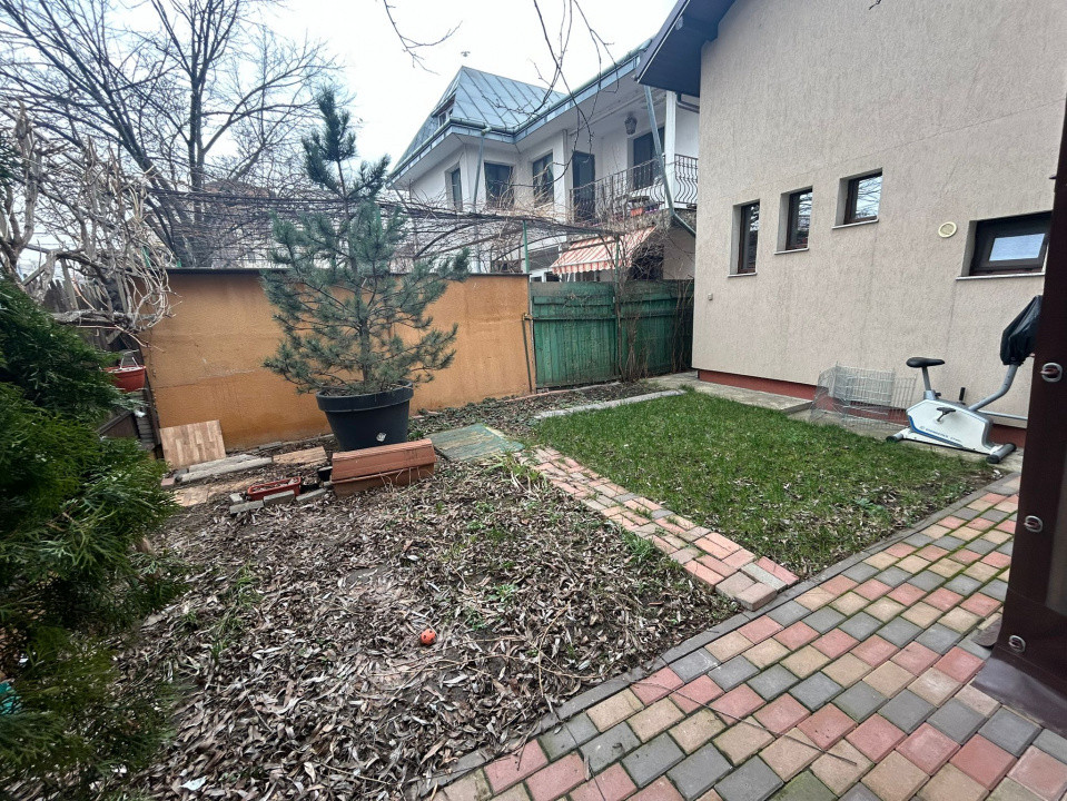 Casă elegantă, centrală – 5 camere, garaj, teren 239 mp – Iași