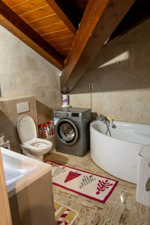 🏡 Apartament spațios, tip vilă – 3 camere, 105 mp + terasă, 3 locuri de parcare