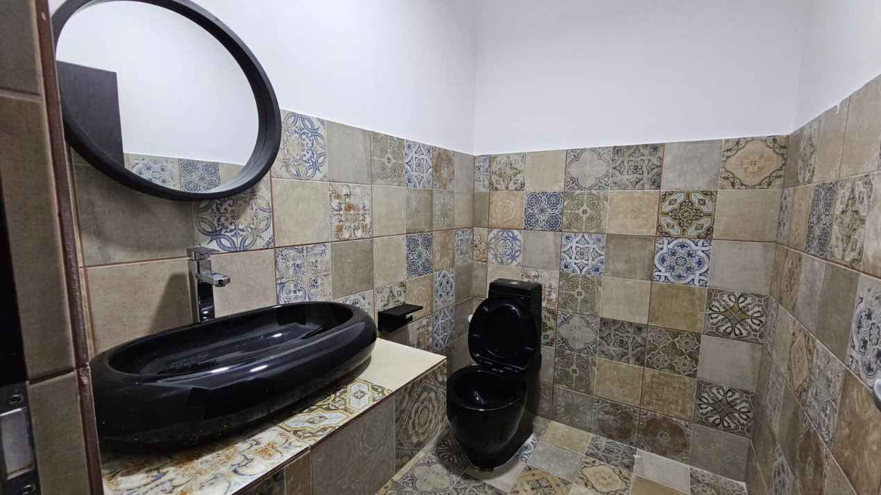 Proprietate versatilă de vânzare| showroom, pensine, clinică sau sediu admin
