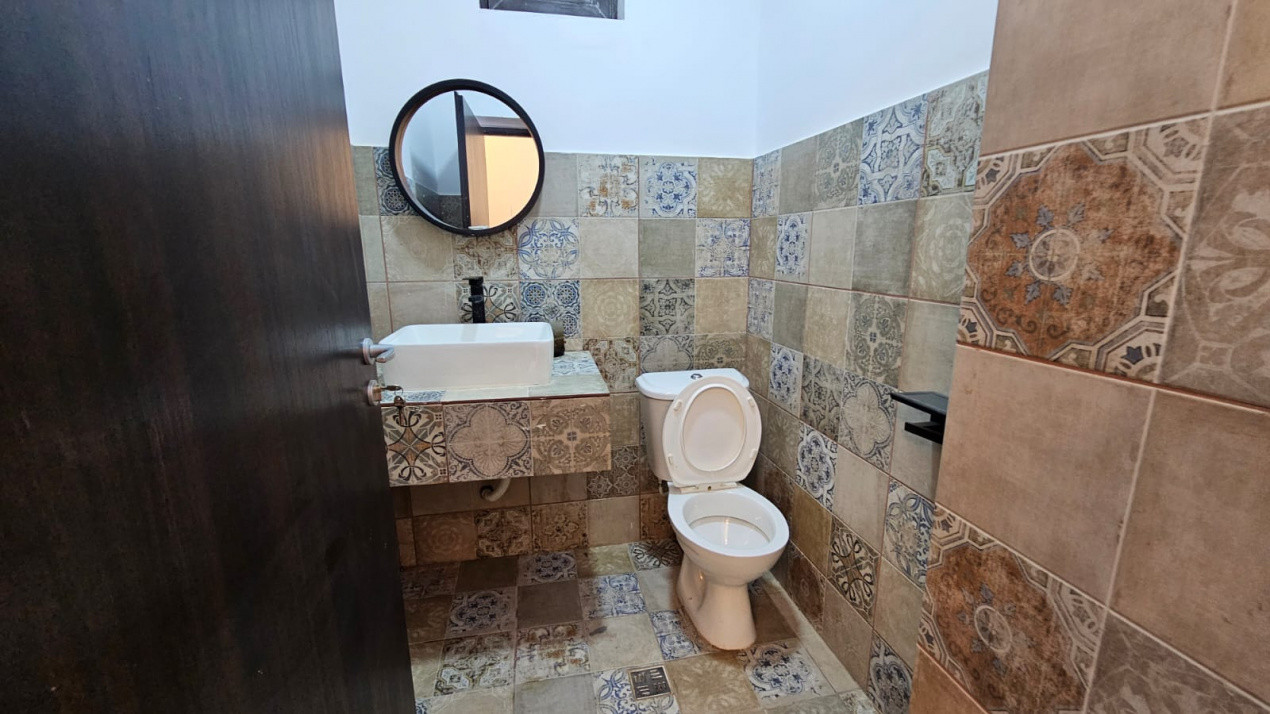 Proprietate versatilă de vânzare| showroom, pensine, clinică sau sediu admin