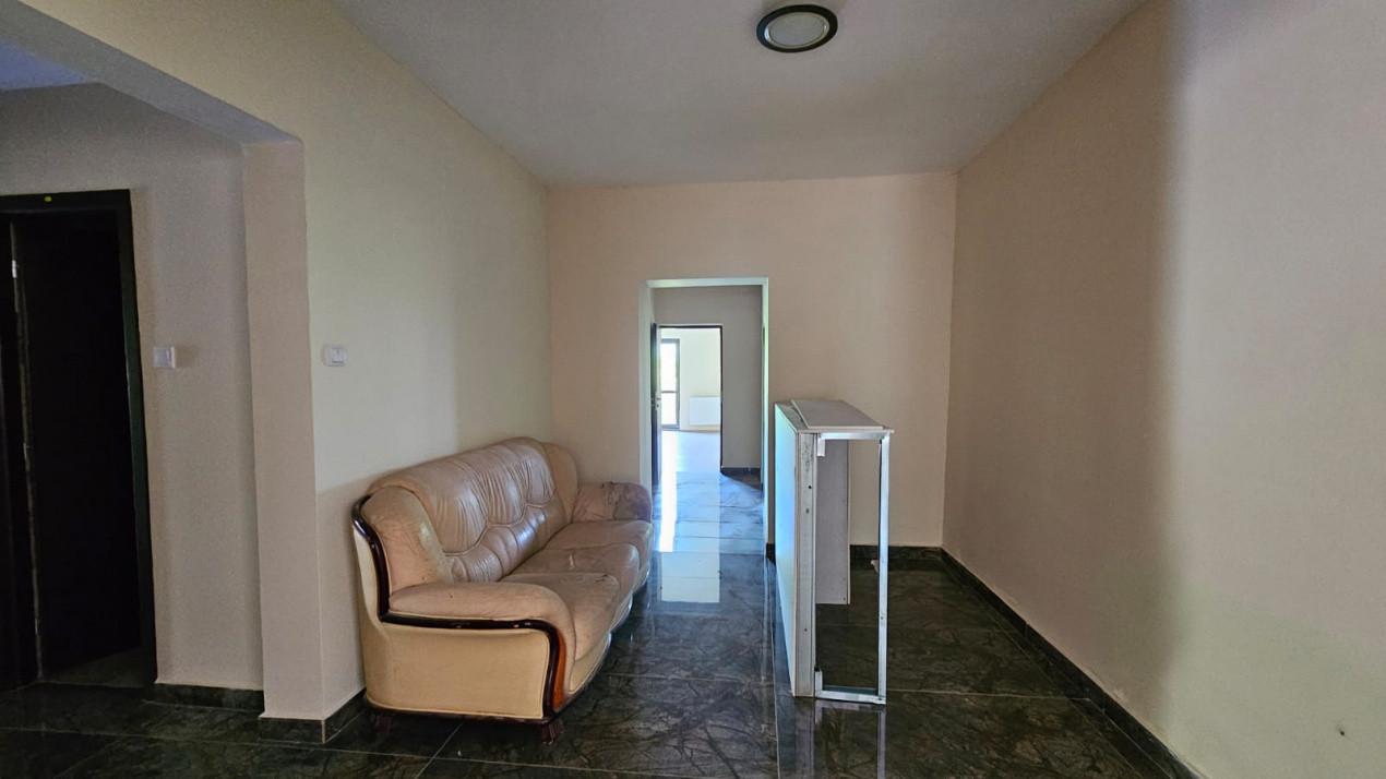 Proprietate versatilă de vânzare| showroom, pensine, clinică sau sediu admin