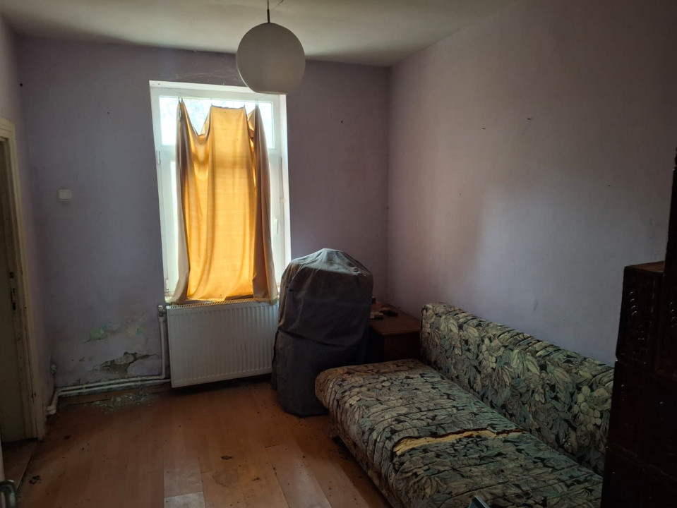 Corp de casa cu potential comercial sau rezidential Tatarasi - Piata Chirila