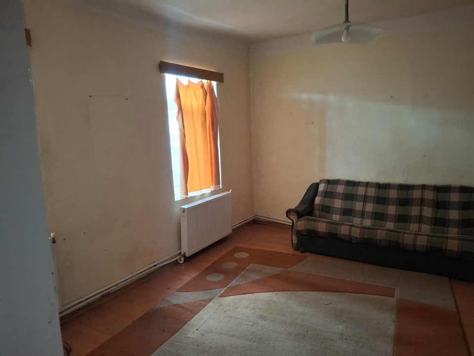 Corp de casa cu potential comercial sau rezidential Tatarasi - Piata Chirila