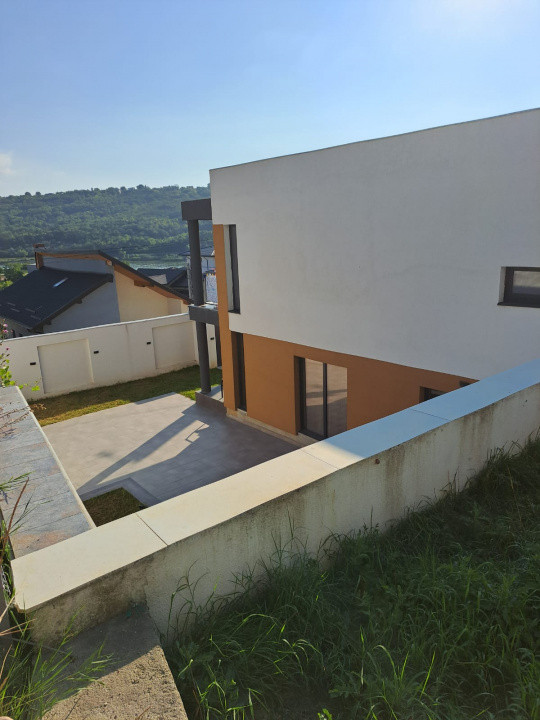 Casă elegantă de vânzare în Sorogari, Iași – 240 mp utili, 600 mp teren, mobilat