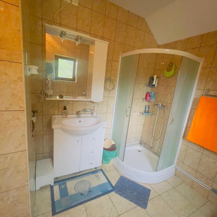 Casa de inchiriat | 2000 mp teren  | Barnova 