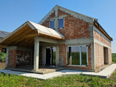 Casa la rosu Aroneanu | 120 mp utili | P+M 