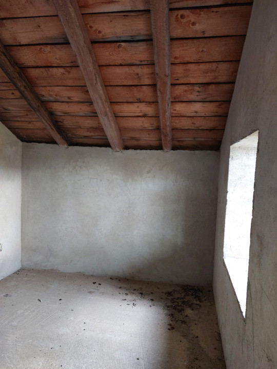 Casa la rosu 280 mp S.U. + 1650  mp teren | sat.Bordea-Iasi 