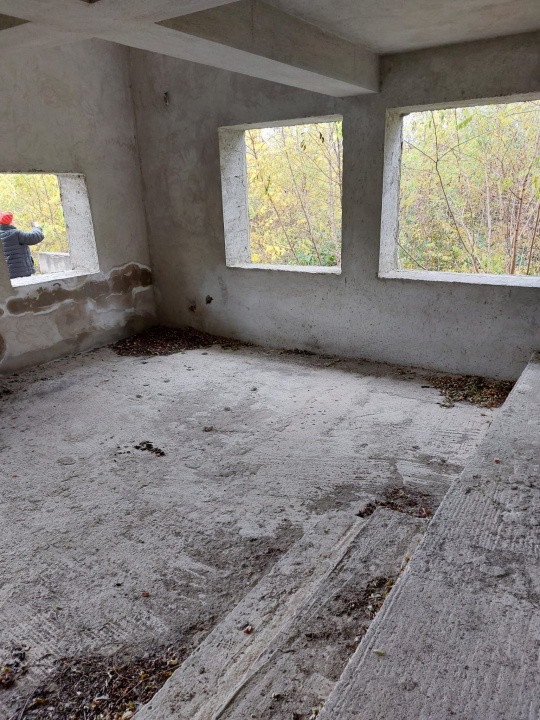 Casa la rosu 280 mp S.U. + 1650  mp teren | sat.Bordea-Iasi 
