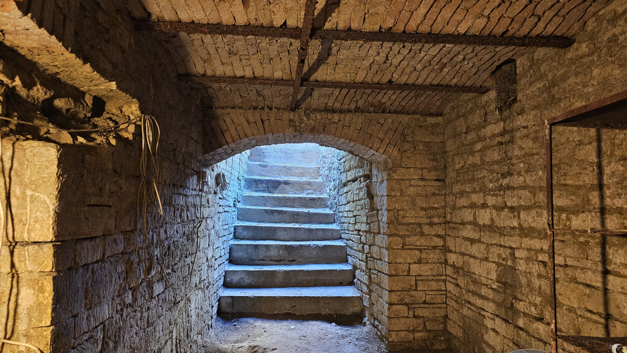 Proprietate versatilă pretabilă locuință, clinică, Horeca, Centru - Mirtopolie!