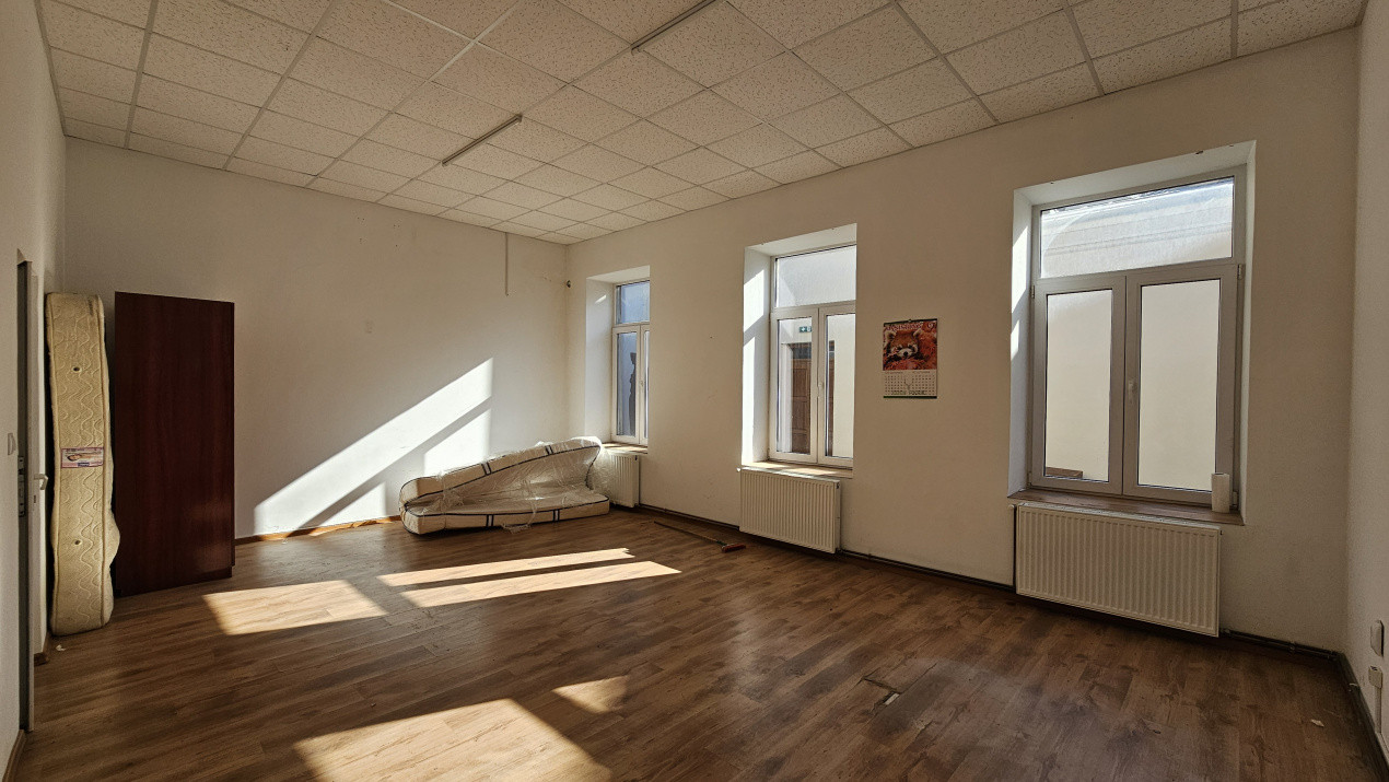 Proprietate versatilă pretabilă locuință, clinică, Horeca, Centru - Mirtopolie!