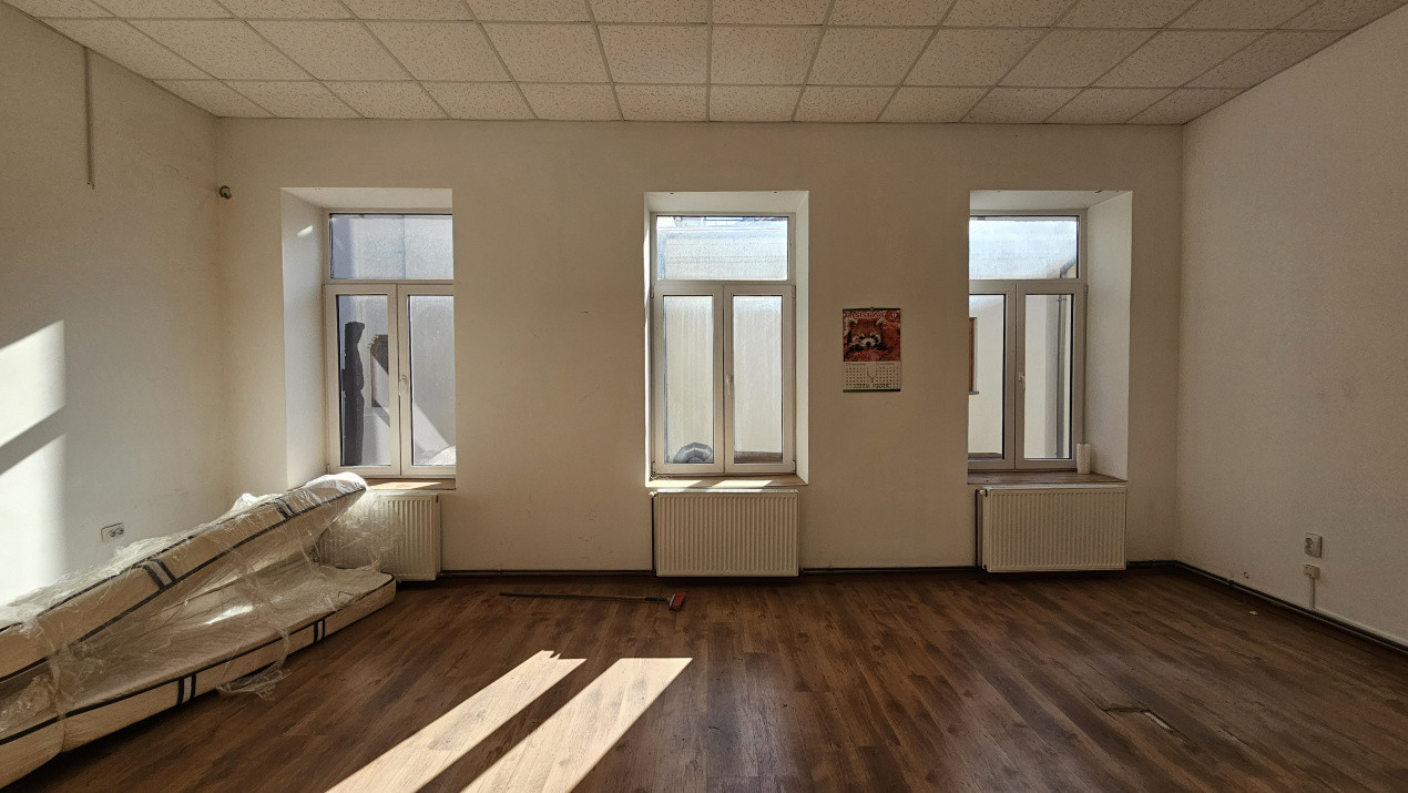 Proprietate versatilă pretabilă locuință, clinică, Horeca, Centru - Mirtopolie!