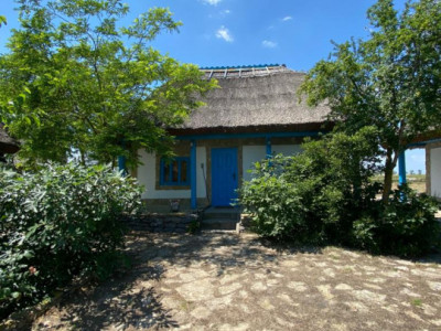 Casă de vacanță + foișor + anexe Caraormani Tulcea