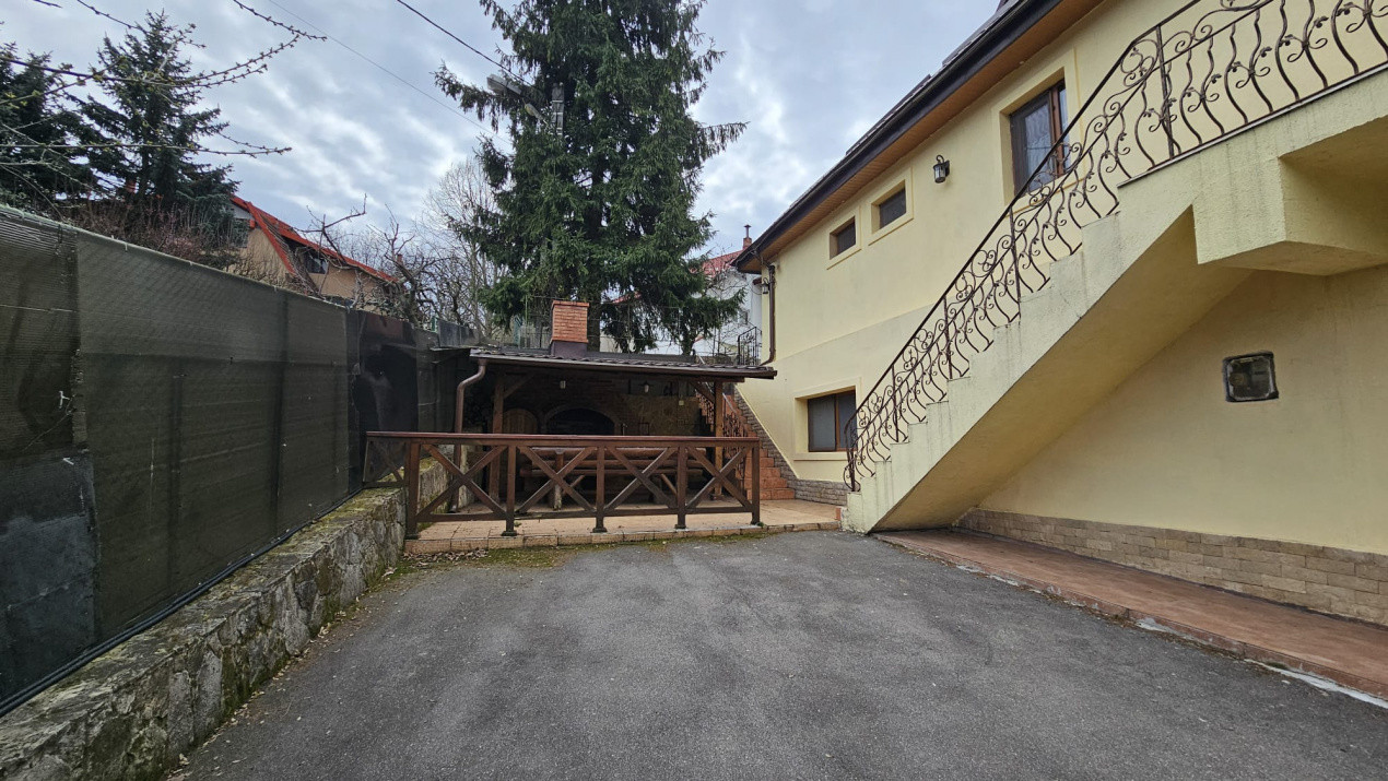 Casa de vanzare in padure | Bucium | Cartier select, restrans 