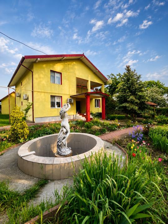 Eleganță și confort într-o vilă primitoare din Aroneanu, Iași