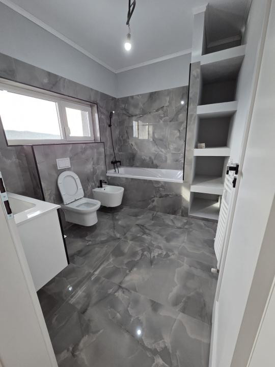 Casă modernă de vânzare în Valea Adâncă